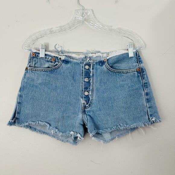 Levi’s Button Fly Cut Off Denim Shorts Women’s Size 28 - Picture 1 of 8